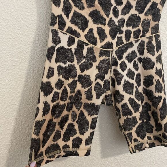 NWOT- Aerie-Offline animal print super soft bike shorts- Size small - Picture 3 of 7
